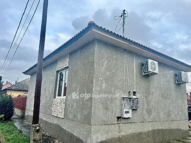 Eladó ház Szolnok 72 nm