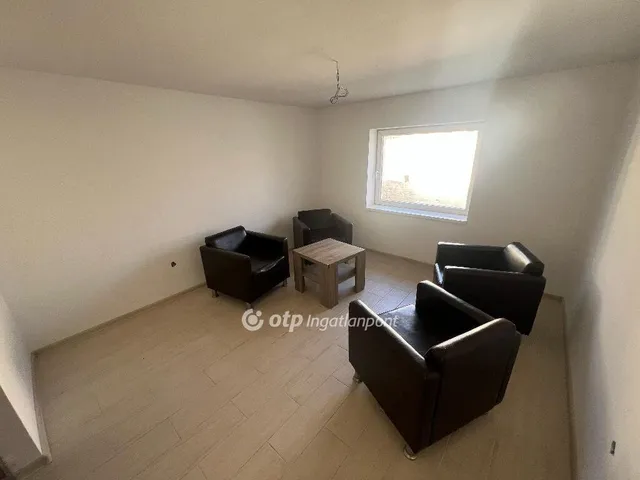 Eladó ház Újszilvás 100 nm