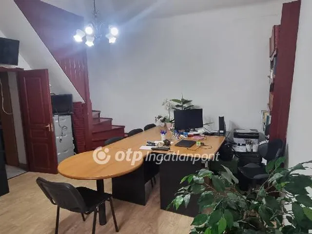 Eladó ház Üröm 78 nm