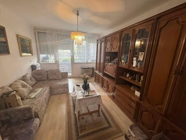 Eladó lakás Cegléd 61 nm