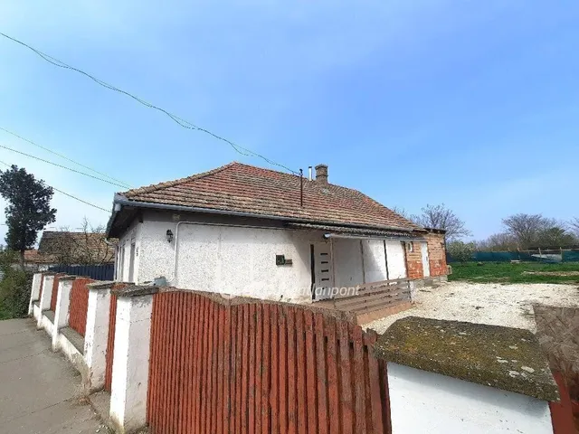 Eladó ház Abony 98 nm