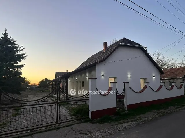 Eladó ház Tápiószele 75 nm