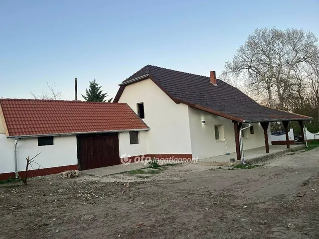 Eladó ház Tápiószele 75 nm