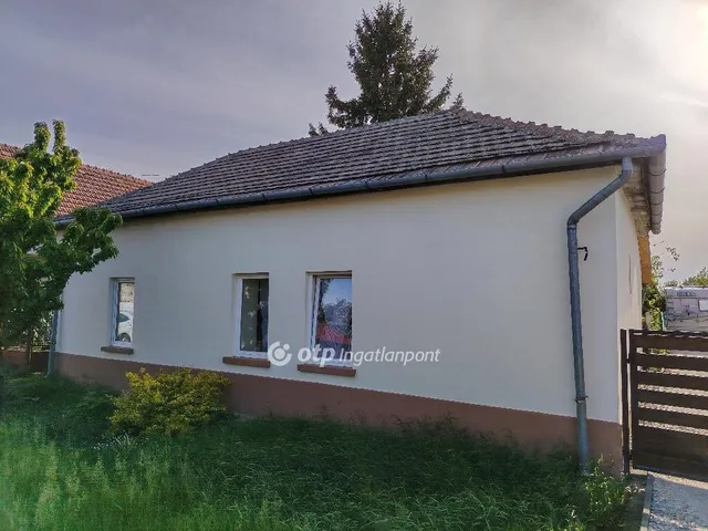 Eladó ház Rákóczifalva 65 nm