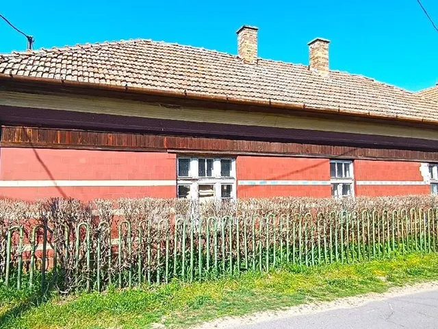 Eladó ház Tiszajenő 96 nm