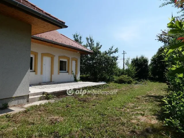 Eladó nyaraló Abádszalók 150 nm