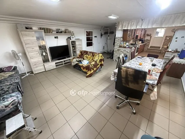 Eladó ház Tiszakécske 172 nm