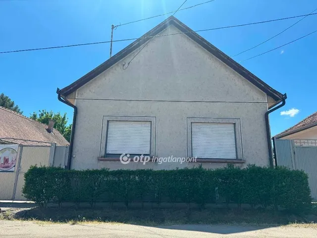 Eladó ház Cegléd 105 nm