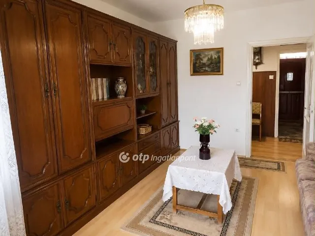 Eladó lakás Cegléd 61 nm