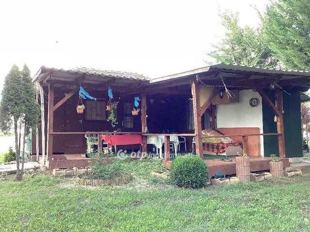 Eladó nyaraló Mezőtúr 30 nm