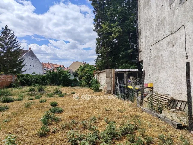 Eladó telek Szolnok 360 nm