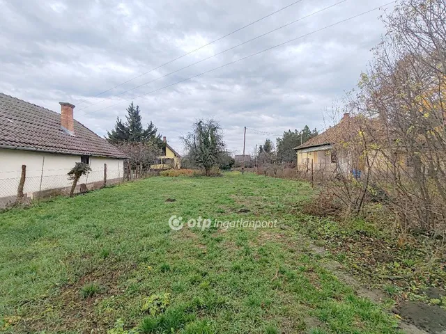 Eladó telek Szolnok 1499 nm