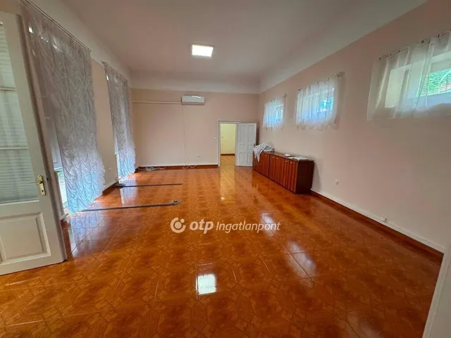 Eladó ház Cegléd 170 nm