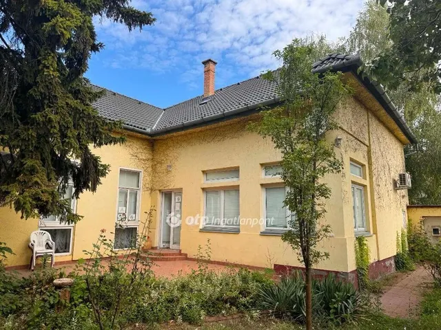 Eladó ház Cegléd 170 nm