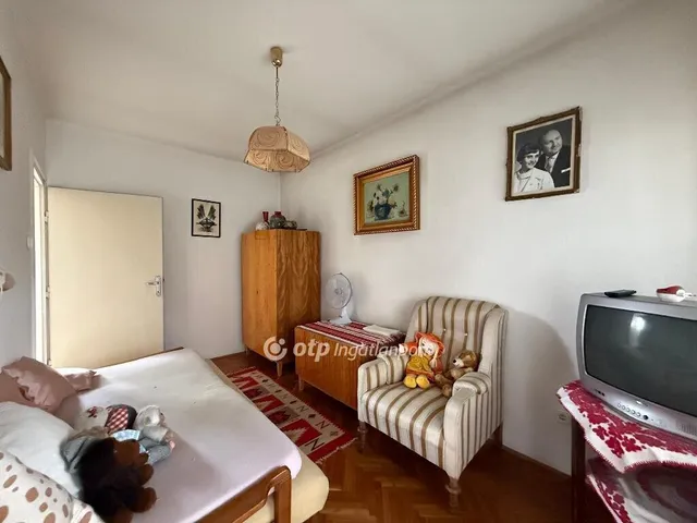 Eladó lakás Cegléd 110 nm