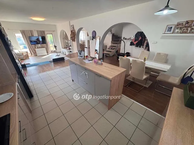 Eladó ház Nagykáta 170 nm