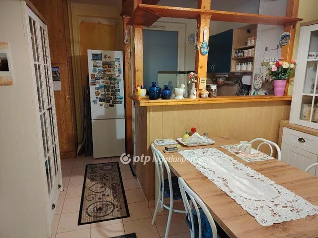 Eladó lakás Szolnok 68 nm