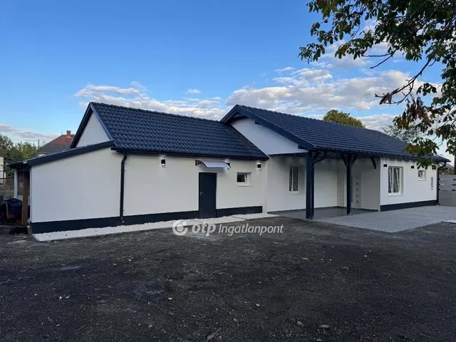 Eladó ház Tápiószele 75 nm