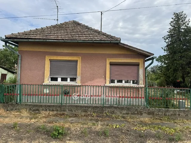 Eladó ház Tiszaigar 95 nm
