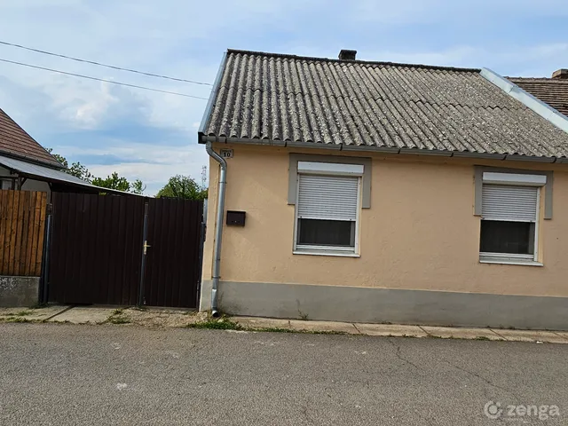 Eladó ház Szentlőrinc 50 nm