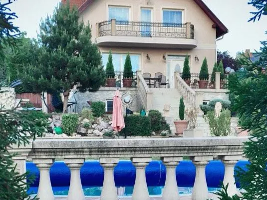 Eladó ház Budaörs, Ürgésdűlő 265 nm