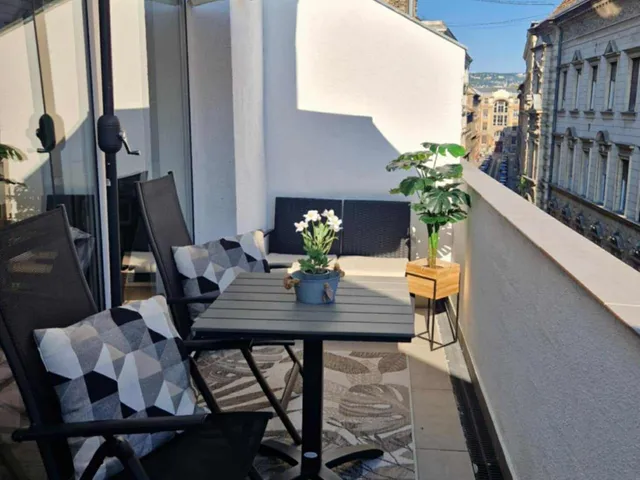 Eladó lakás Budapest VIII. kerület, Corvin negyed 83 nm