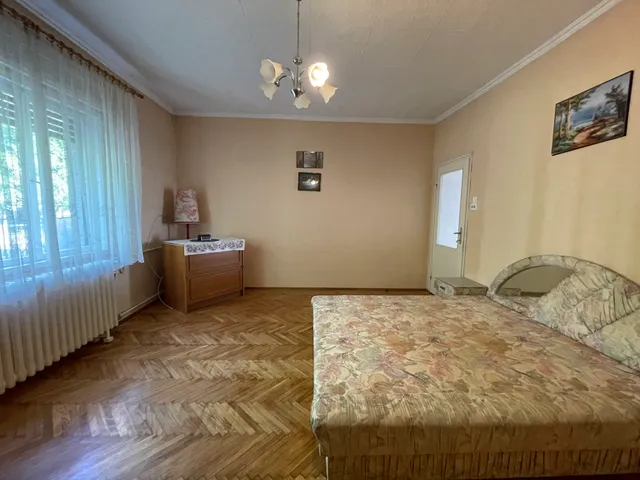 Eladó ház Dunakeszi, Alag 119 nm