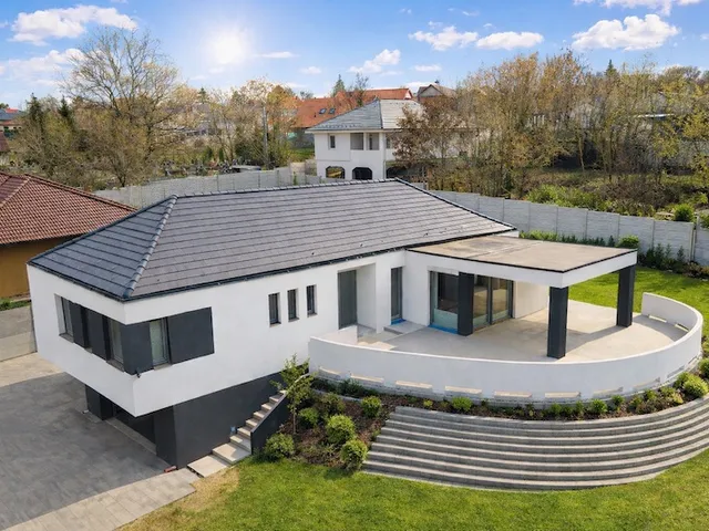 Eladó ház Erdőkertes, Gézahegy 240 nm