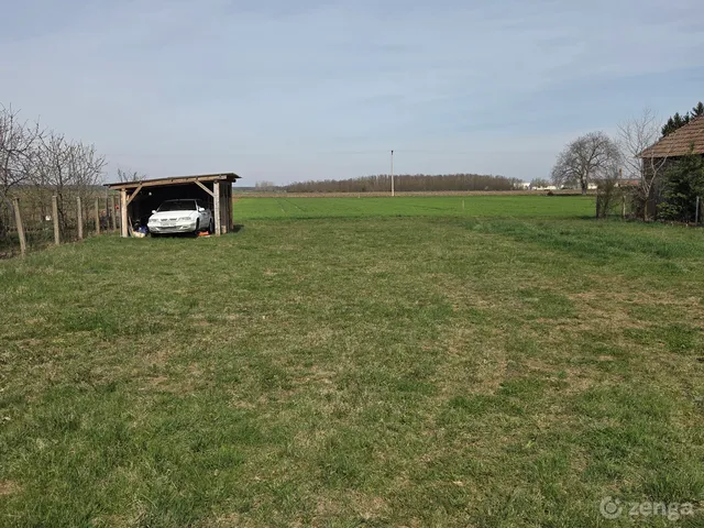 Eladó ház Zsira, Locsmándi 22 104 nm