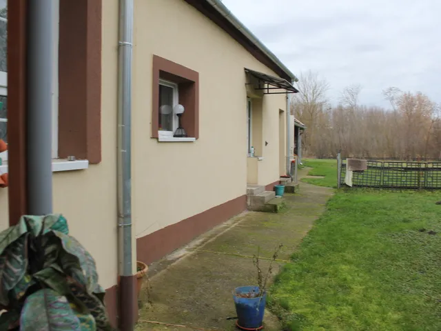 Eladó ház Csorna, Földsziget 140 nm