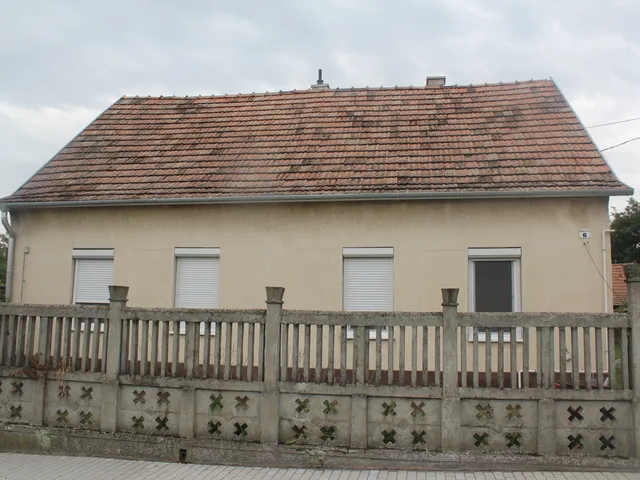 Eladó ház Gönyű 65 nm