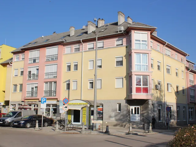 Eladó lakás Kapuvár, Városközpont 64 nm