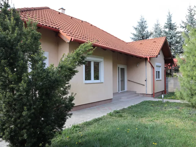 Eladó ház Sarród 100 nm