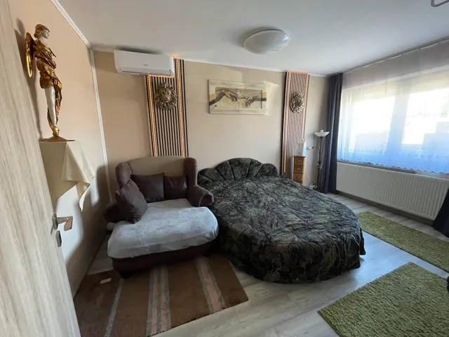 Eladó ház Kapuvár, Városközpont 160 nm