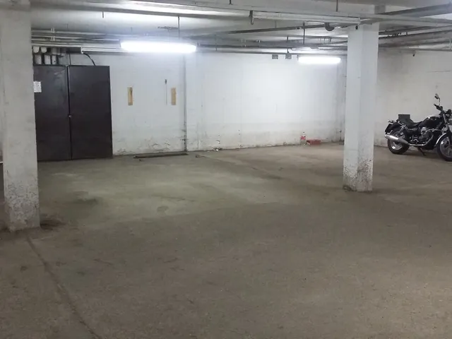 Kiadó garázs Budapest IX. kerület, Középső Ferencváros, Drégely utca 20/B 14 nm