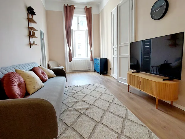 Eladó lakás Budapest VI. kerület, Nagykörúton belüli terület, Teréz krt. 80 nm