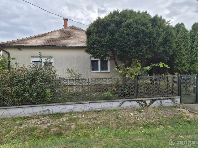 Eladó ház Szabadbattyán, Liget utca 78 nm