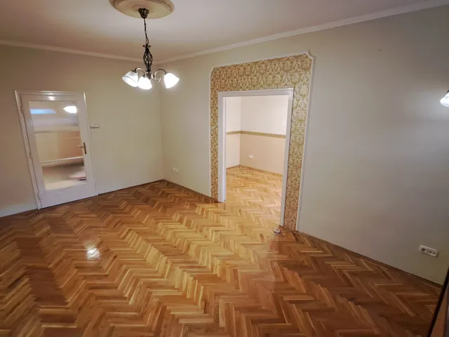 Kiadó lakás Kecskemét, Belváros, Kossuth tér 53 nm