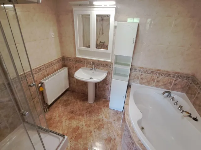 Eladó lakás Kecskemét, Vacsihegy 82 nm