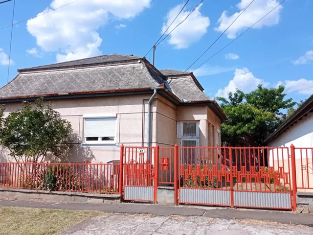 Eladó ház Pásztó, Hasznos 109 nm