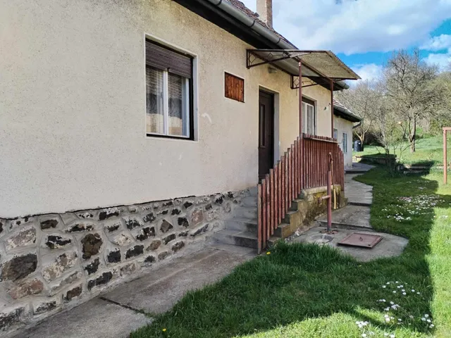 Eladó ház Karancsság 75 nm