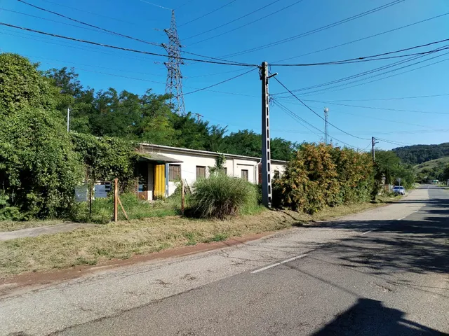 Eladó kereskedelmi és ipari ingatlan Salgótarján, Zagyvaróna 100 nm