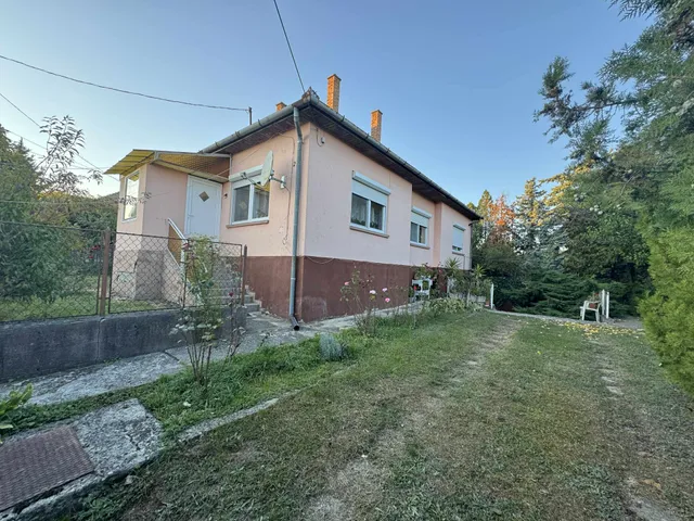 Eladó ház Szirák 300 nm