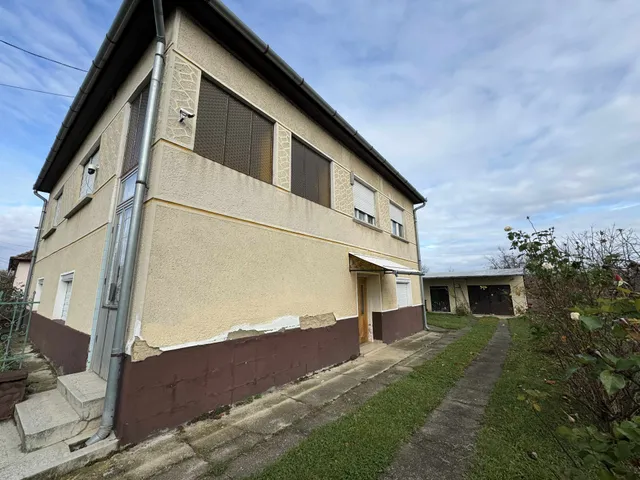 Eladó ház Varsány 180 nm