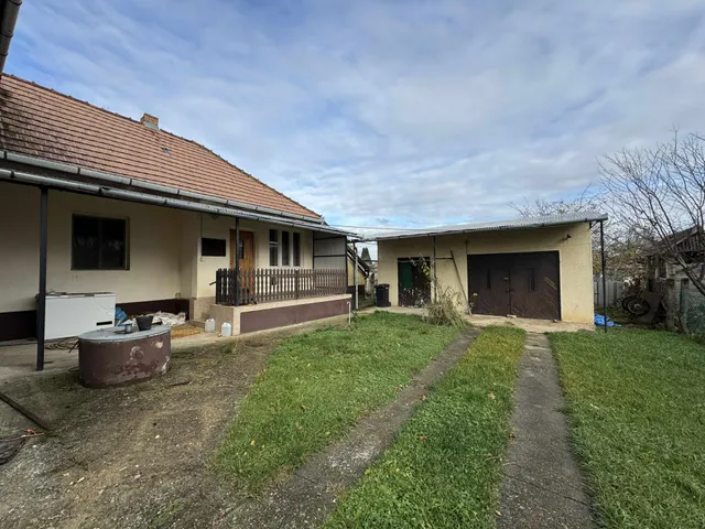 Eladó ház Varsány 180 nm