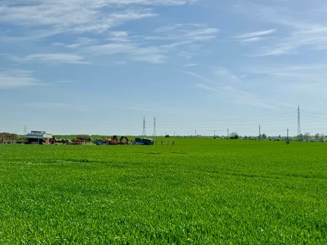 Eladó telek Kesztölc 411 nm