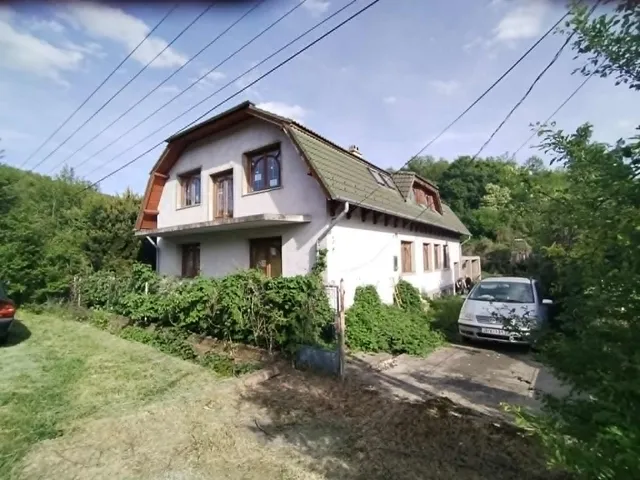 Eladó ház Kozárd 275 nm