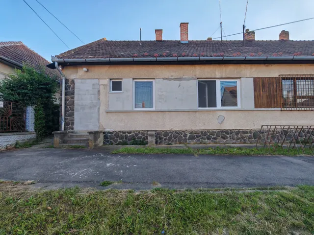 Eladó ház Nagylóc 75 nm
