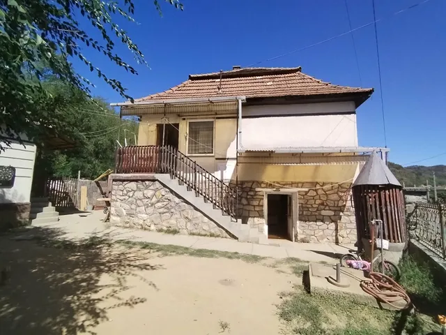 Eladó ház Istenmezeje 87 nm