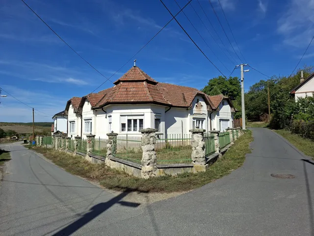 Eladó ház Etes 190 nm